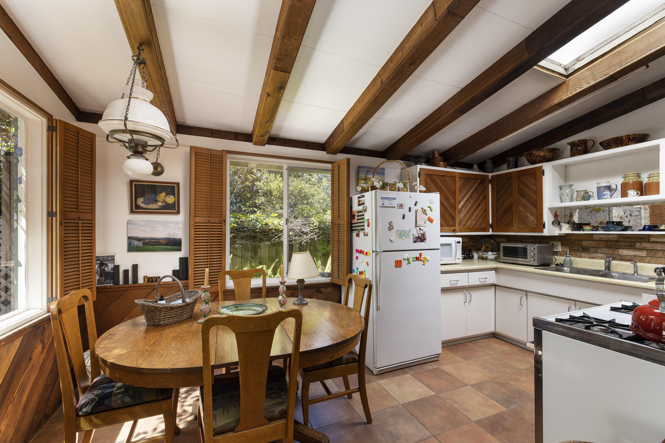 237 Oliver Road Santa Barbara, CA 93109 - Photo 3 of 18 Kitchen/Dining