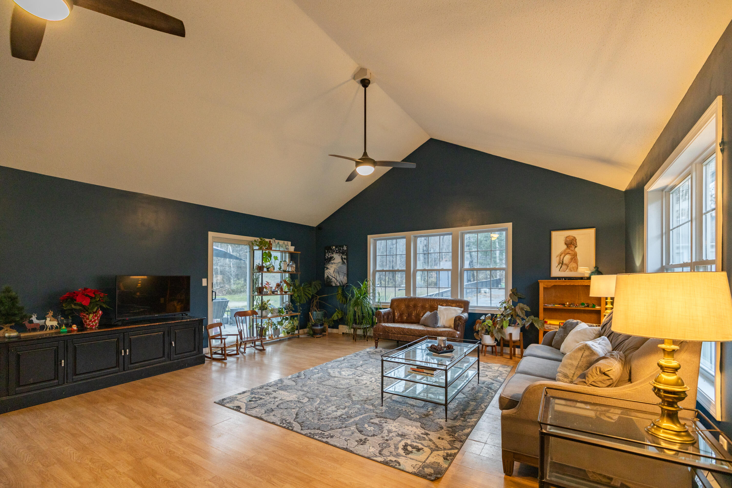 61 King Road Lisbon, ME 04250 - Photo 12 of 39 Great Room/ Entrance