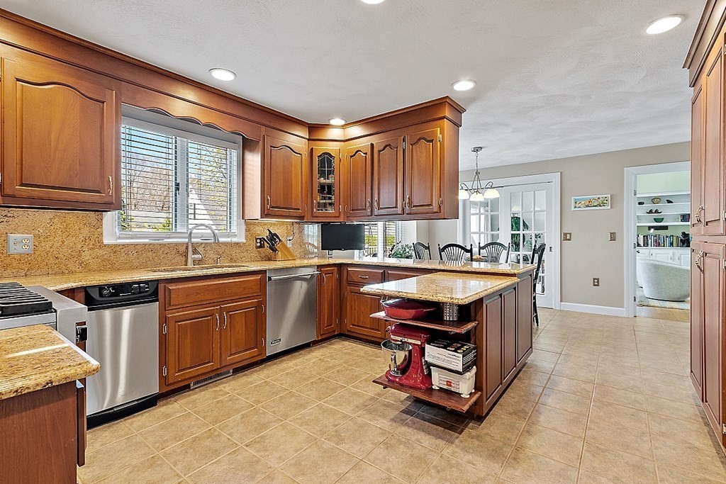 76 Stafford Road Lowell, MA 01852 - Photo 10 of 42 Gallery Image 10