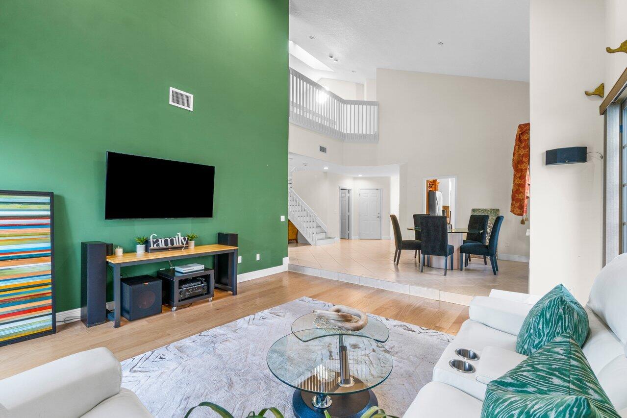 23173 Via Stel Boca Raton, FL 33433 - Photo 9 of 62 013-23173ViaStel-BocaRaton-FL-33433-SMAL