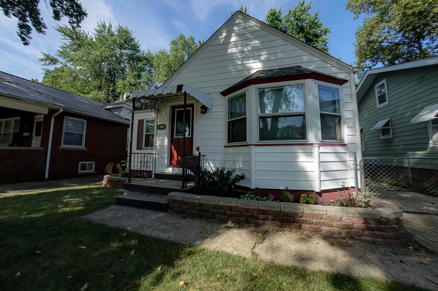 1909 South College Street Springfield, IL 62704 - Photo 1 of 42 Gallery Image 1