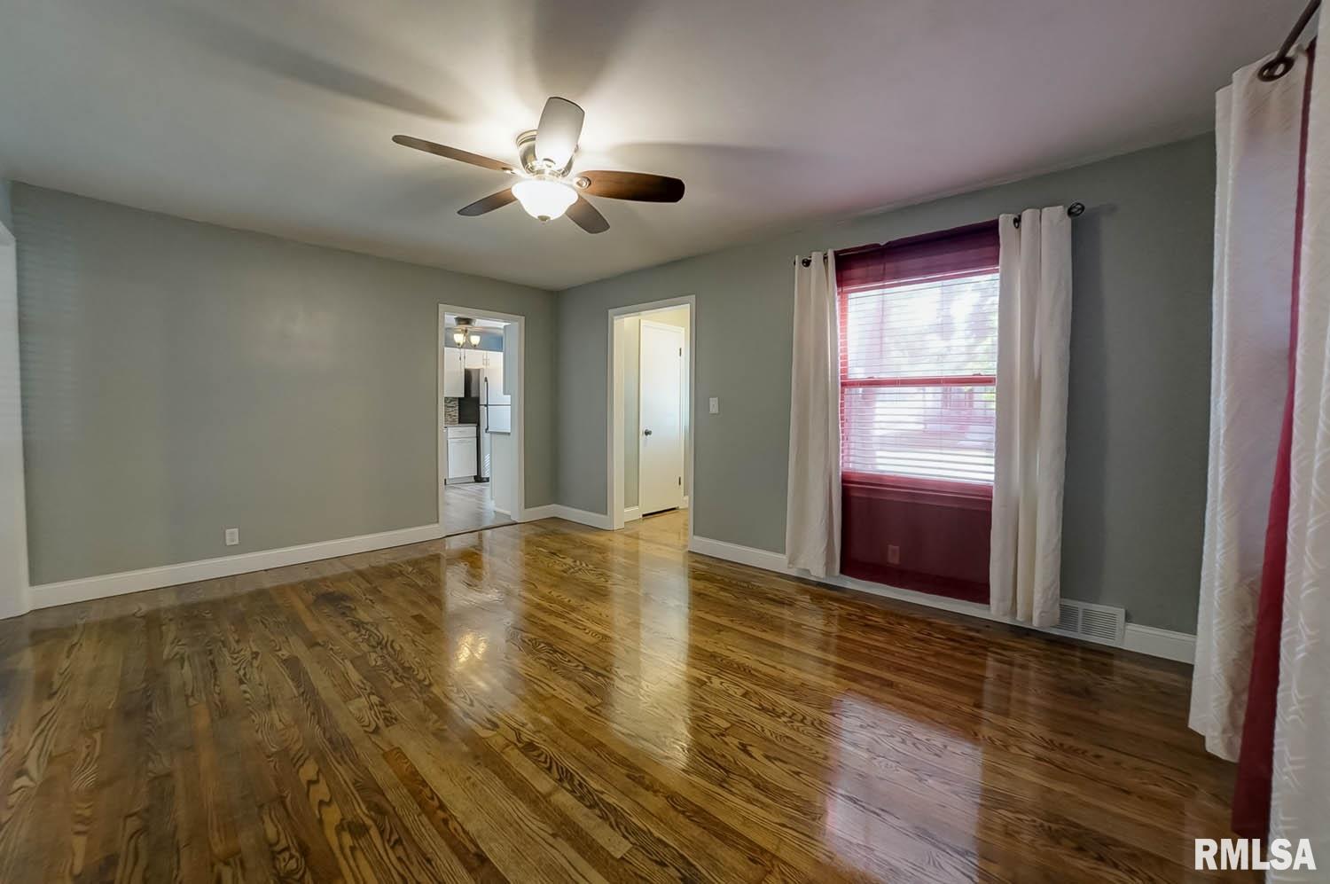 1909 South College Street Springfield, IL 62704 - Photo 11 of 42 Gallery Image 11