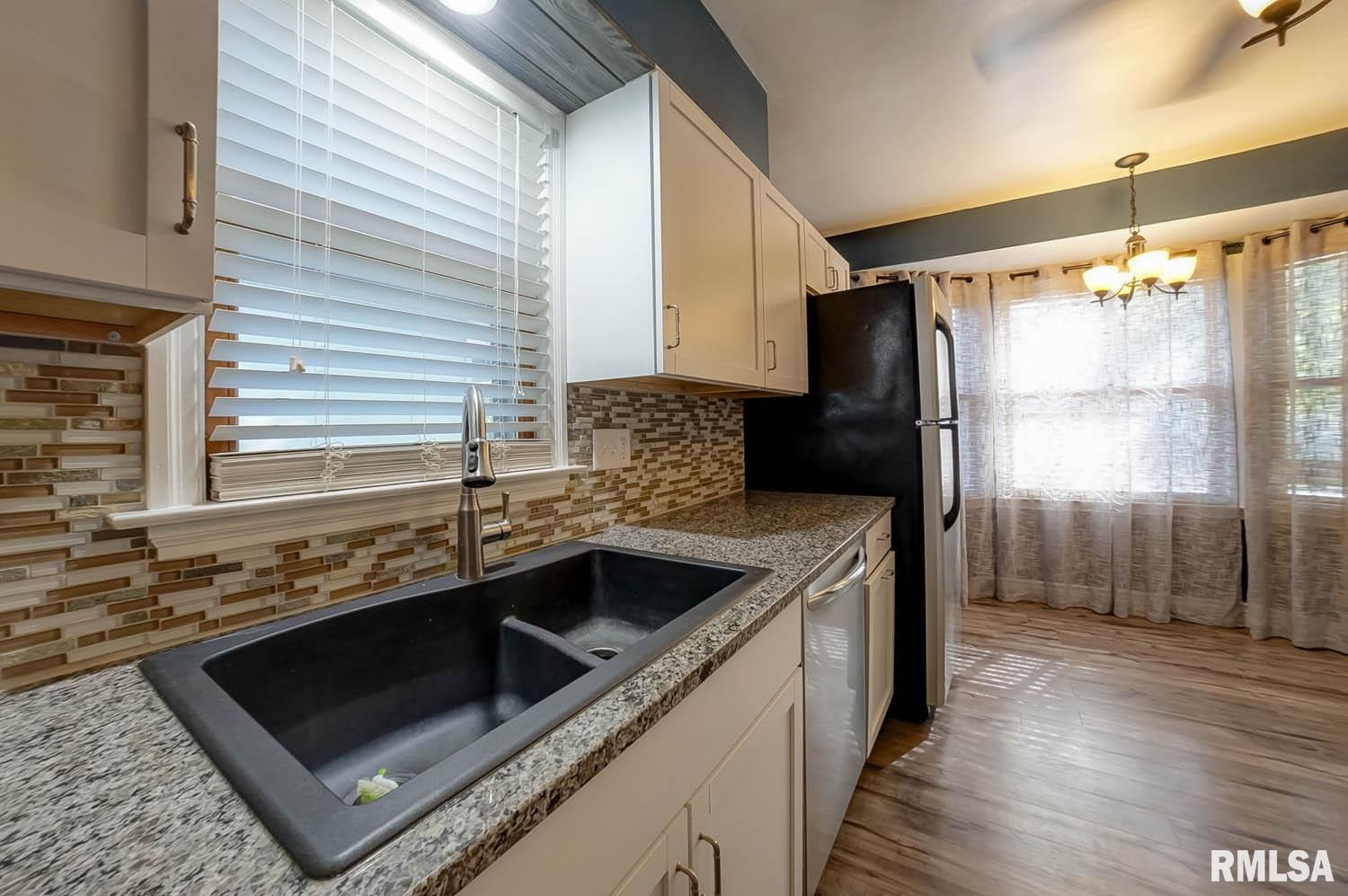 1909 South College Street Springfield, IL 62704 - Photo 6 of 42 Gallery Image 6