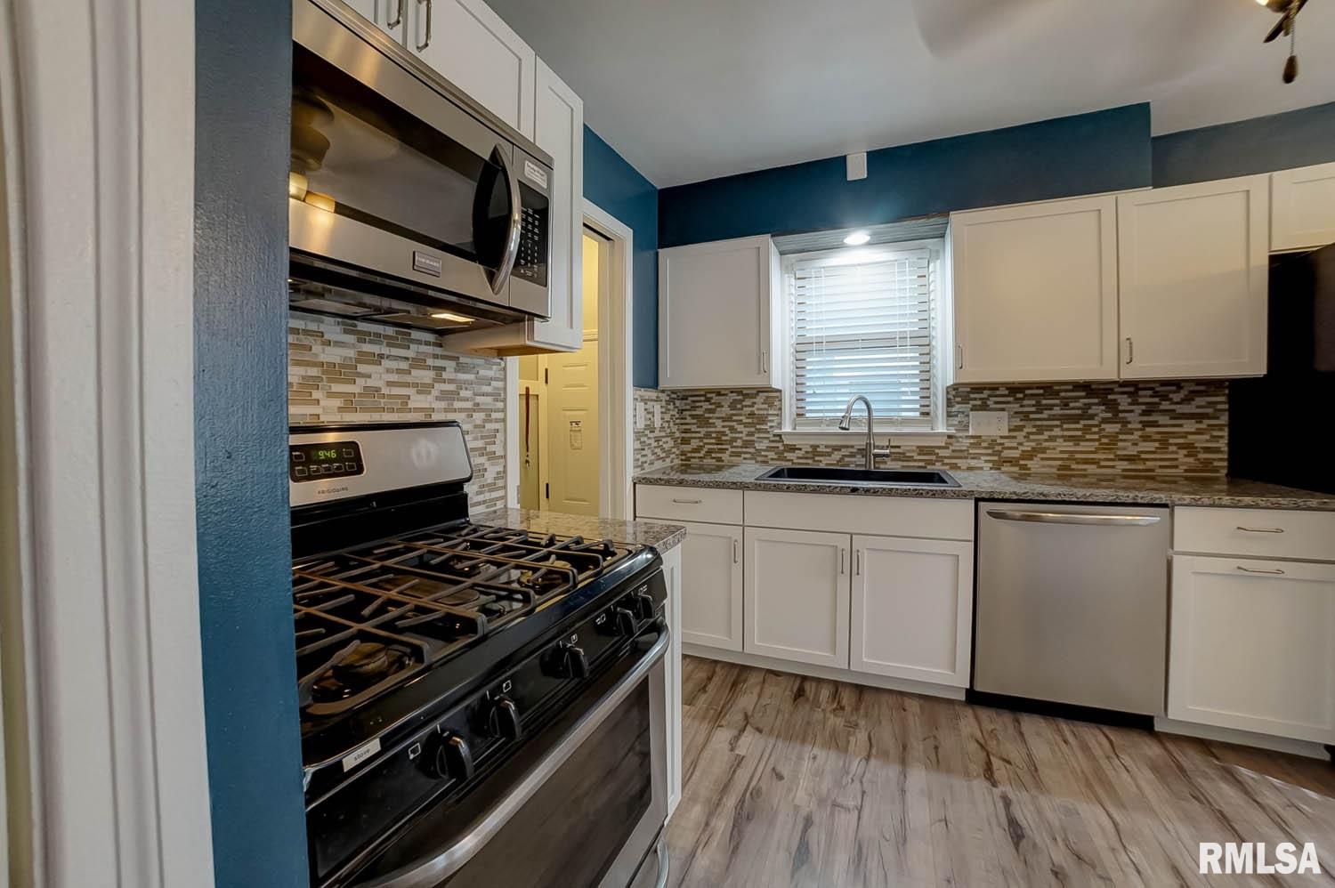 1909 South College Street Springfield, IL 62704 - Photo 7 of 42 Gallery Image 7