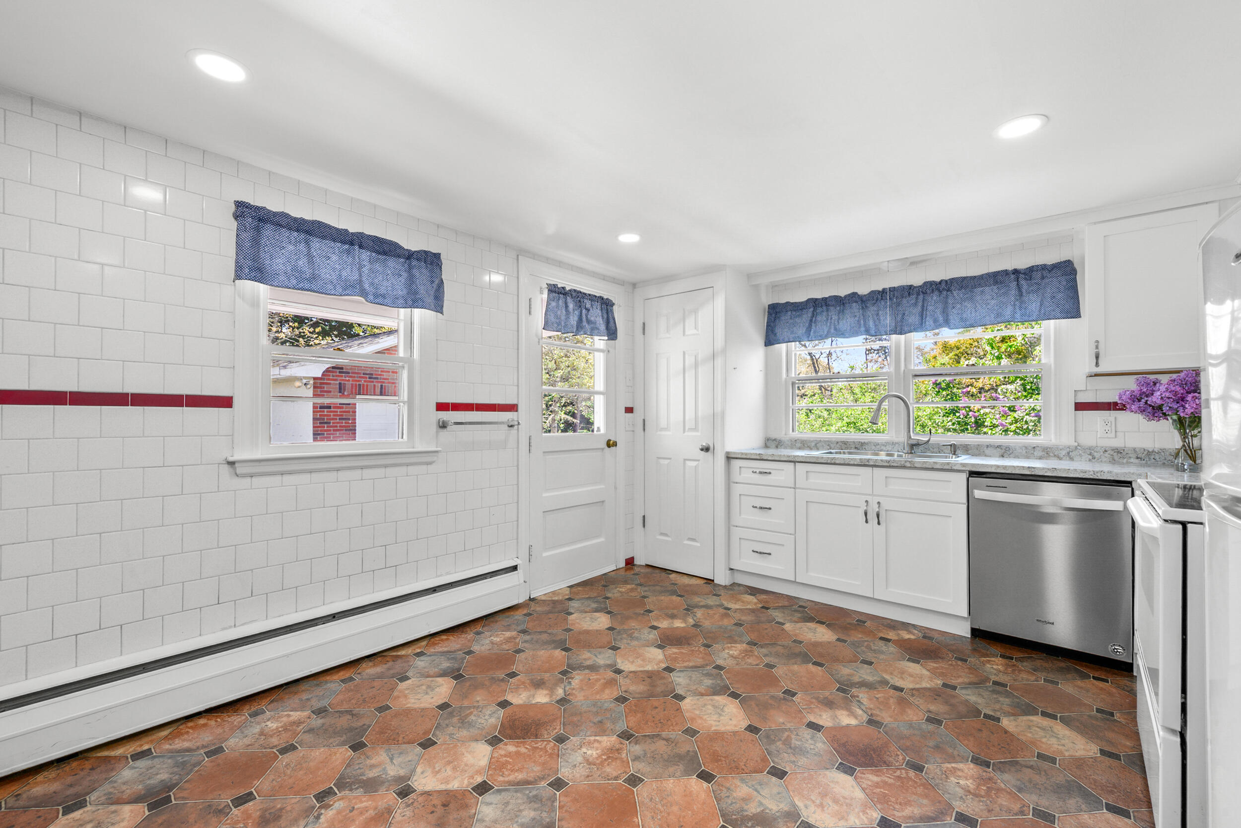 129 Belmont Road West Harwich, MA 02671 - Photo 12 of 27 057_lUM5