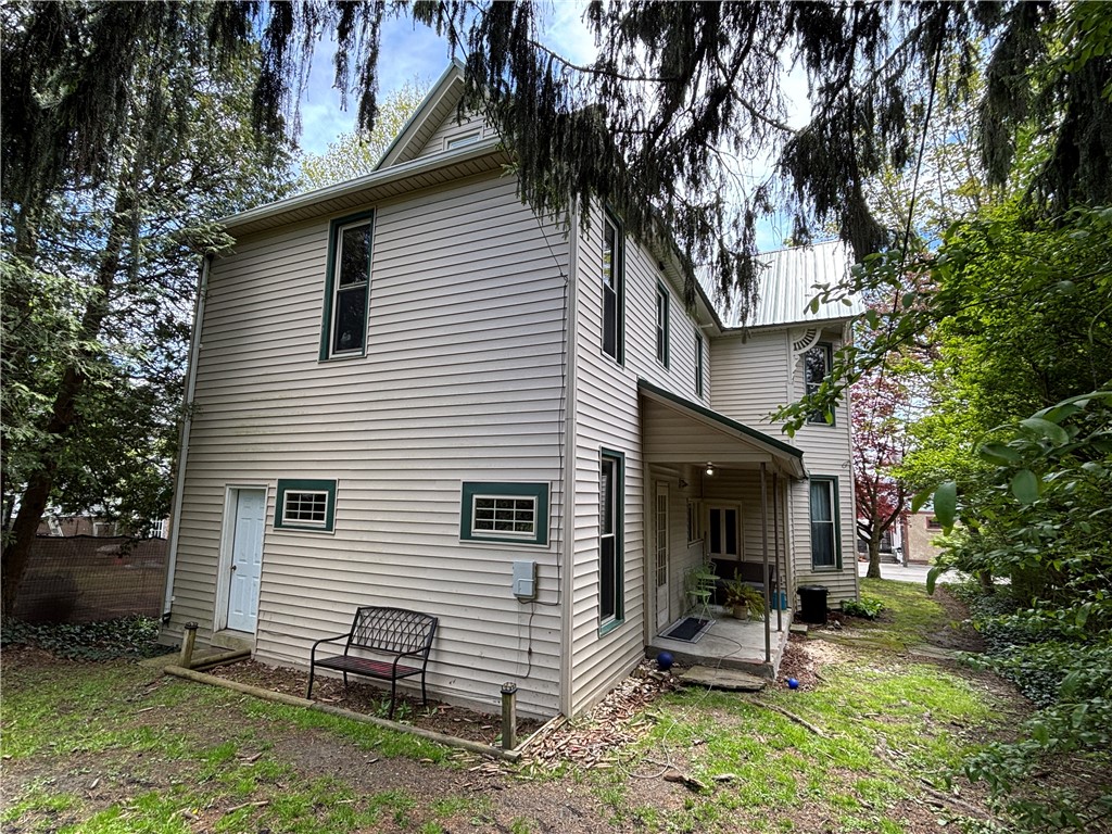 211 Biddle Street Kane, PA 16735 - Photo 4 of 24