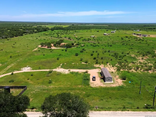 $275,000 | 6061 County Road 2000, Pearsall, TX 78061