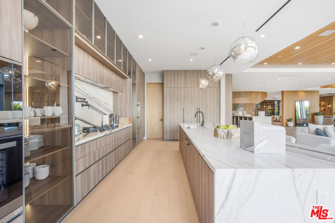 1033 Somera Road Los Angeles, CA 90077 - Photo 17 of 72