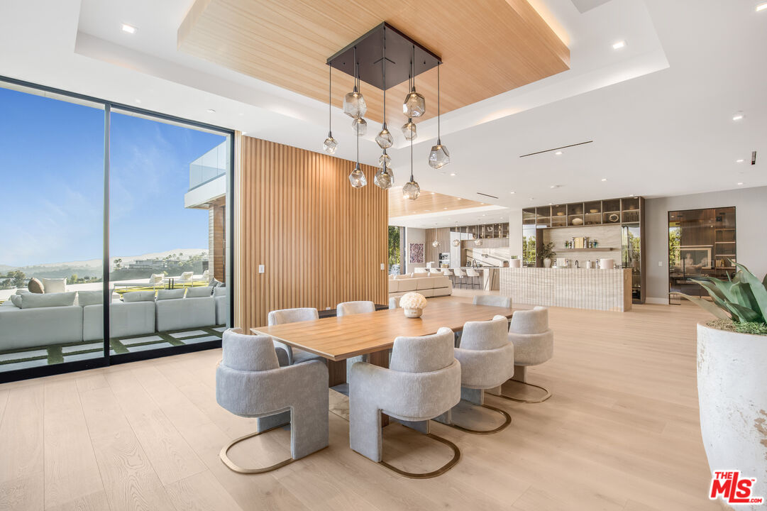 1033 Somera Road Los Angeles, CA 90077 - Photo 25 of 72