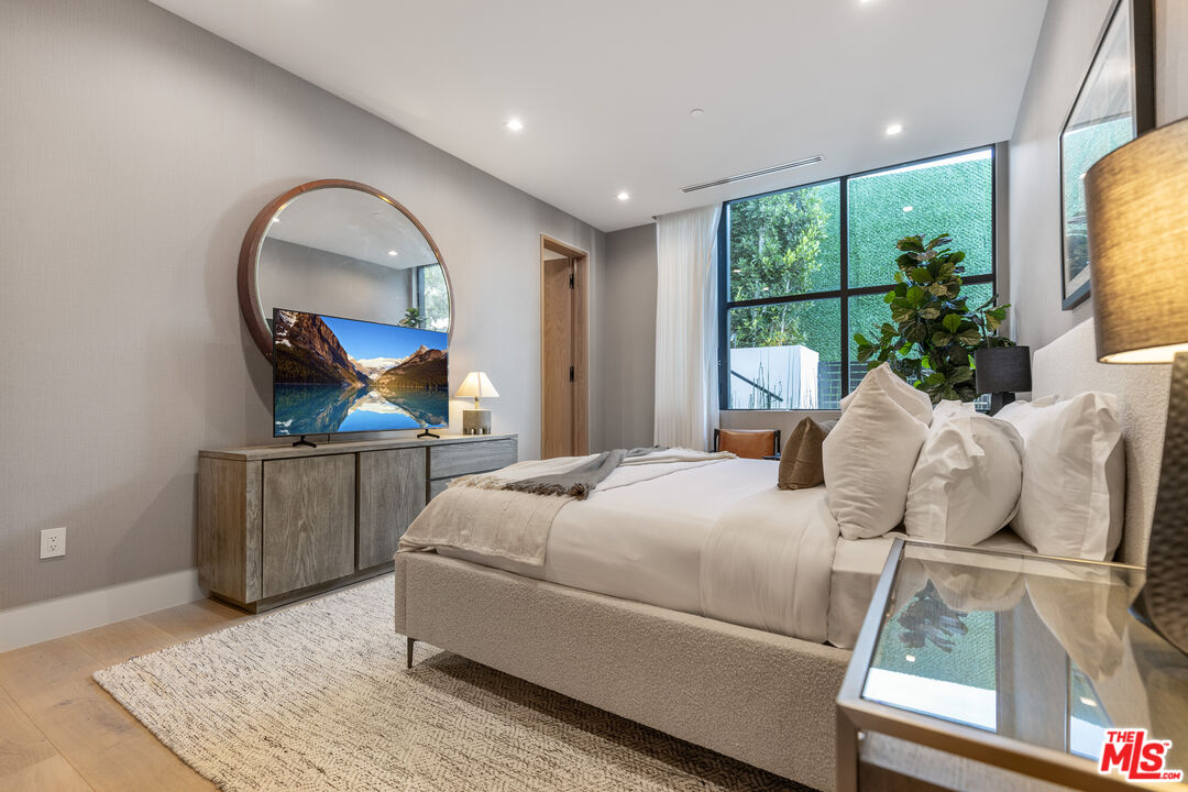 1033 Somera Road Los Angeles, CA 90077 - Photo 55 of 72