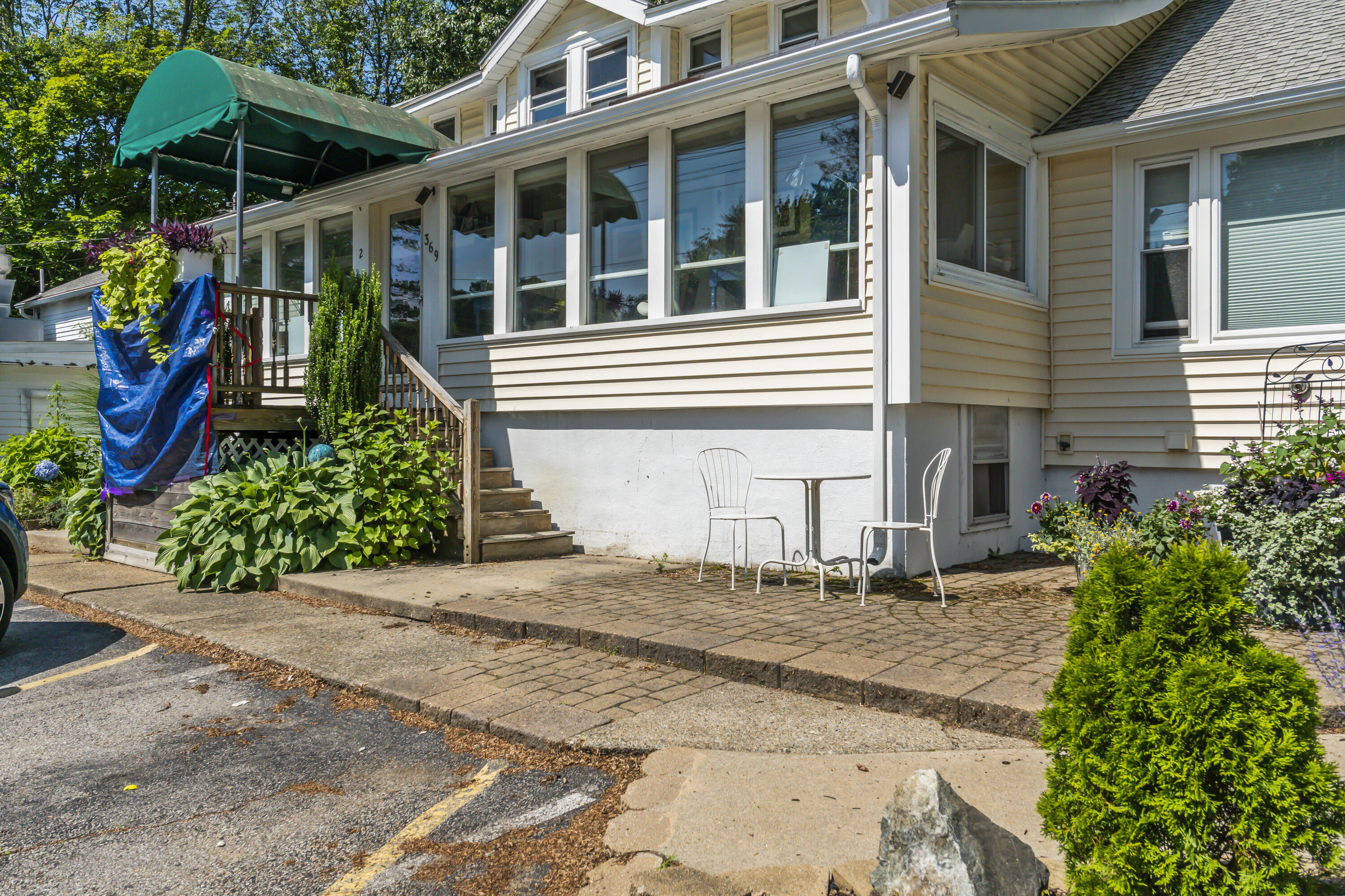 369 Main Street, Unit 2 Ogunquit, ME 03907 - Photo 1 of 22 369 Main #2