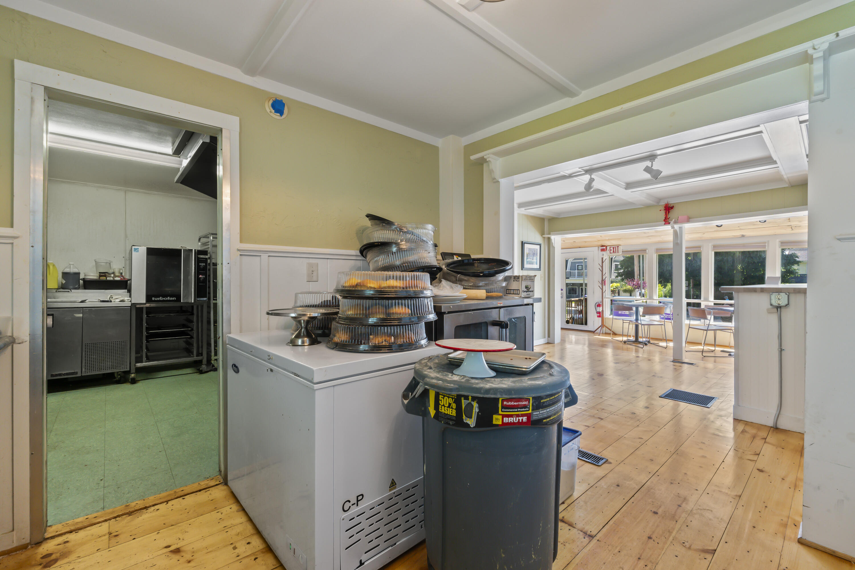 369 Main Street, Unit 2 Ogunquit, ME 03907 - Photo 11 of 22 369 Main #2