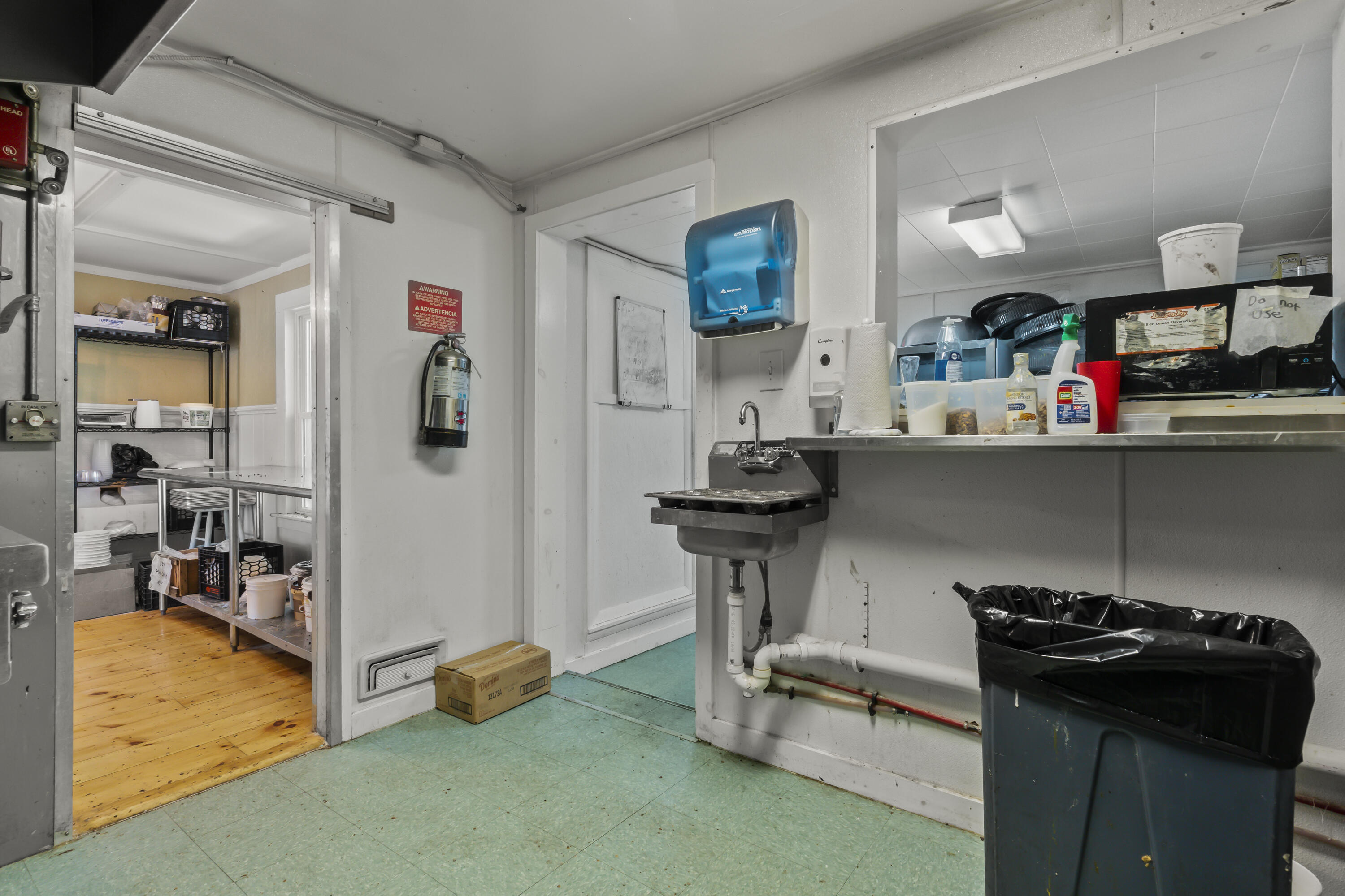 369 Main Street, Unit 2 Ogunquit, ME 03907 - Photo 13 of 22 369 Main #2