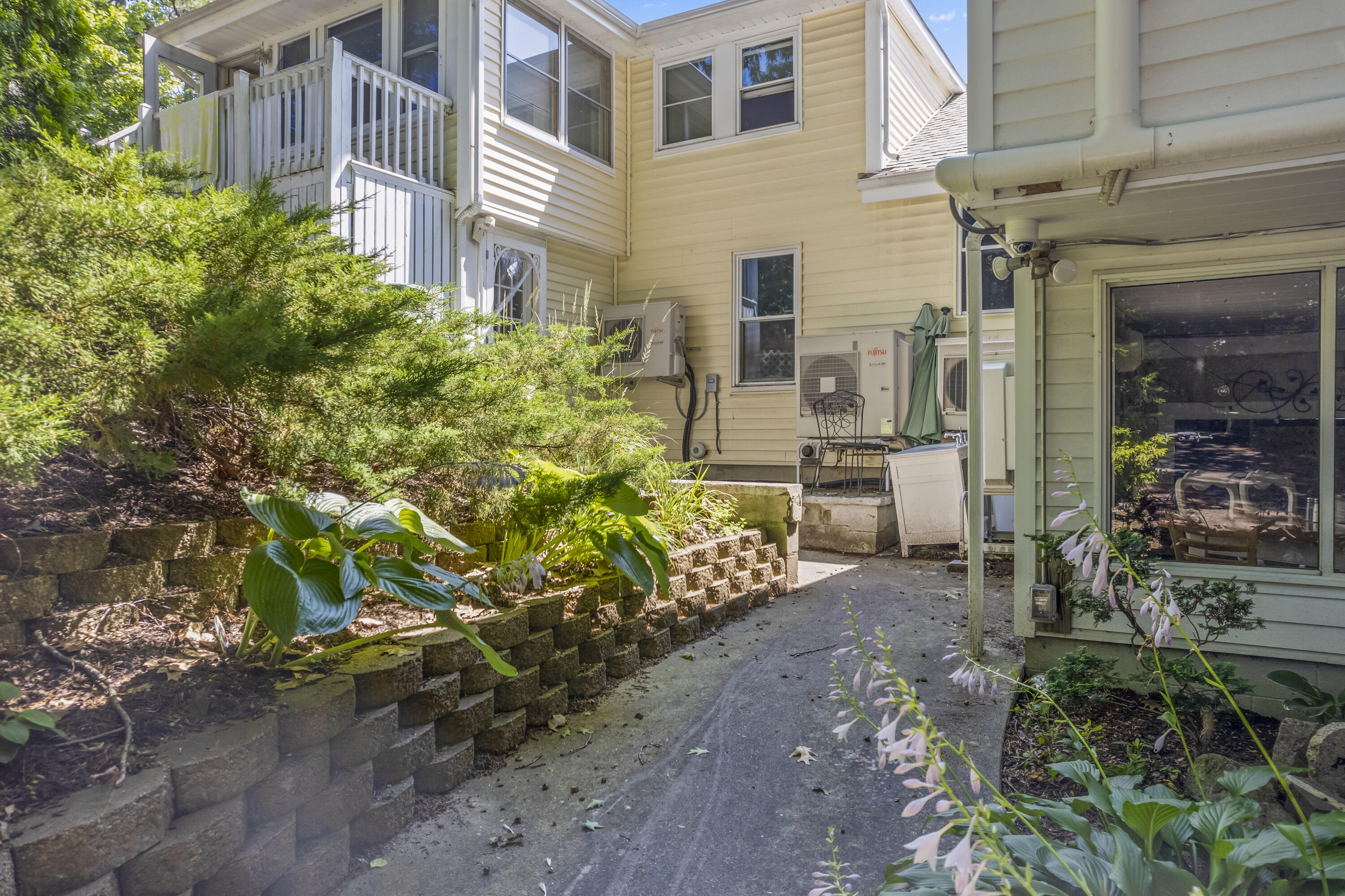 369 Main Street, Unit 2 Ogunquit, ME 03907 - Photo 15 of 22 369 Main #2