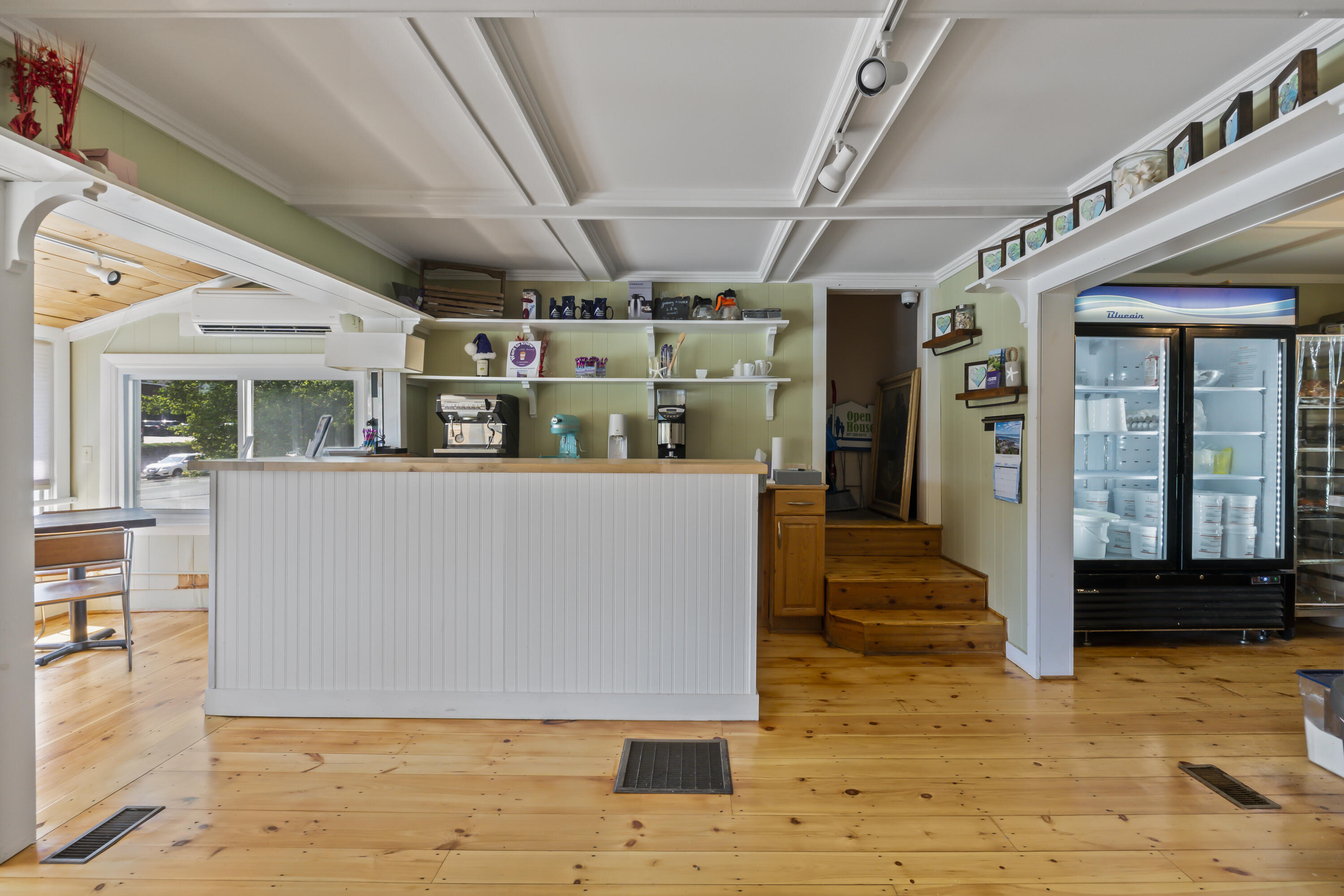 369 Main Street, Unit 2 Ogunquit, ME 03907 - Photo 7 of 22 369 Main #2