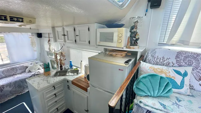 a view of utility room