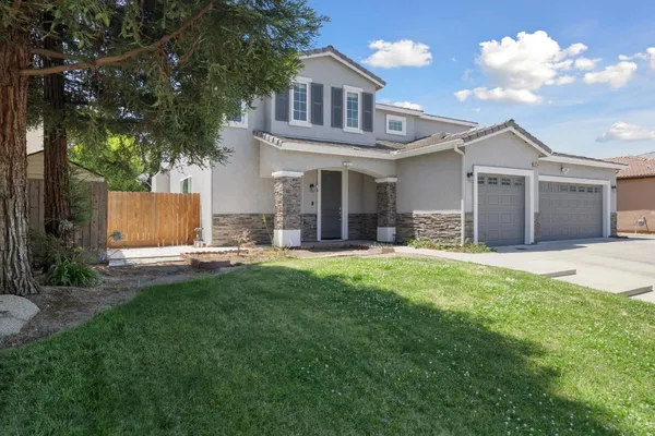 $665,000 | 2720 San Jose Avenue, Clovis, CA 93611