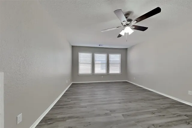 $2,300 | 22003 Avonglen Lane, Spring, TX 77389