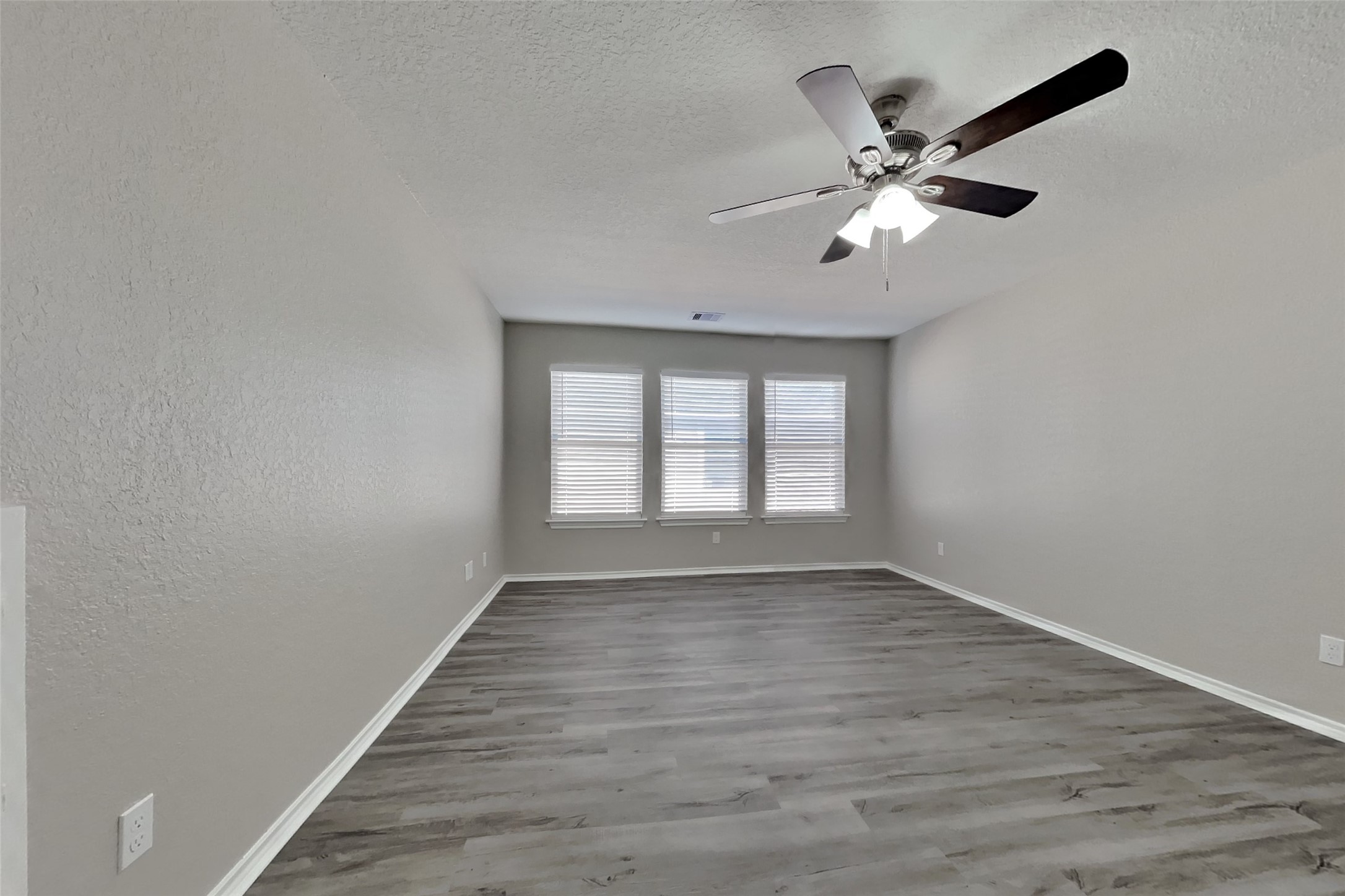 22003 Avonglen Lane Spring, TX 77389 - Photo 4 of 19