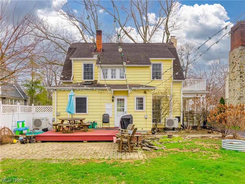 17321 Fernway Road Cleveland, OH 44120 - Photo 3 of 23 Gallery Image 3
