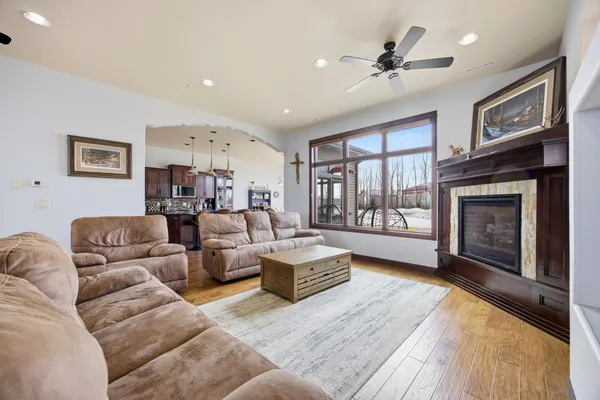 $1,150,000 | 16496 42nd Street Southeast, Mapleton, ND 58059