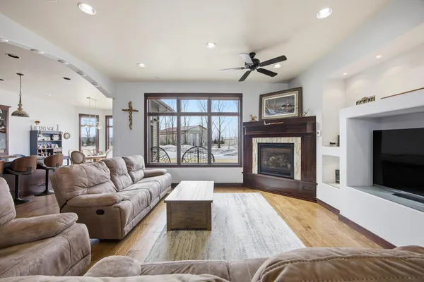 $1,150,000 | 16496 42nd Street Southeast, Mapleton, ND 58059