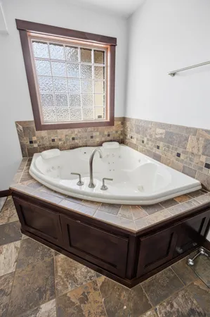 $1,150,000 | 16496 42nd Street Southeast, Mapleton, ND 58059