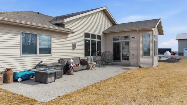 $1,150,000 | 16496 42nd Street Southeast, Mapleton, ND 58059