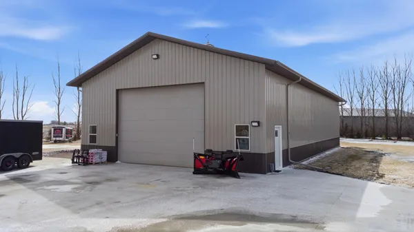 $1,150,000 | 16496 42nd Street Southeast, Mapleton, ND 58059