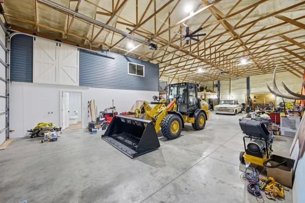 $1,150,000 | 16496 42nd Street Southeast, Mapleton, ND 58059