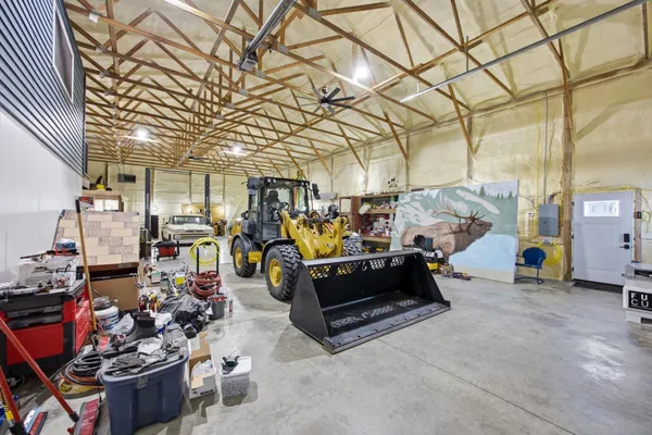 $1,150,000 | 16496 42nd Street Southeast, Mapleton, ND 58059