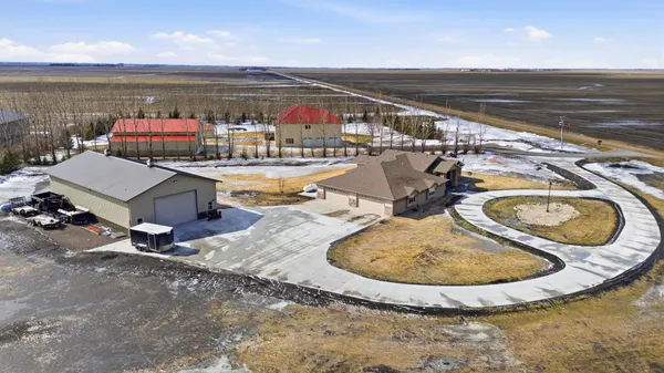 $1,150,000 | 16496 42nd Street Southeast, Mapleton, ND 58059