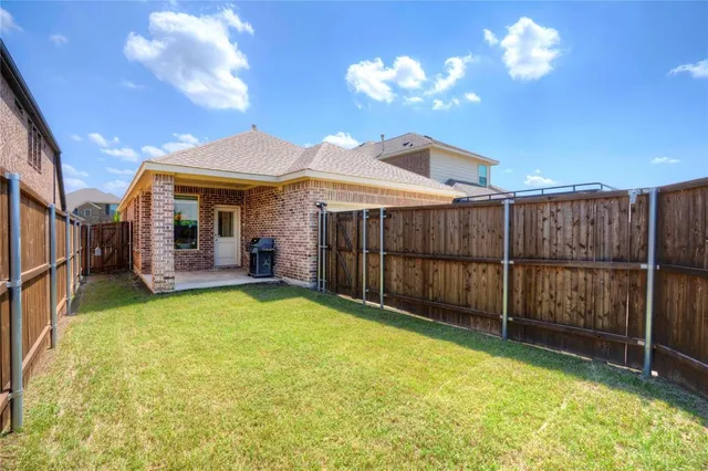 $319,000 | 1113 Milfoil Drive, Justin, TX 76247