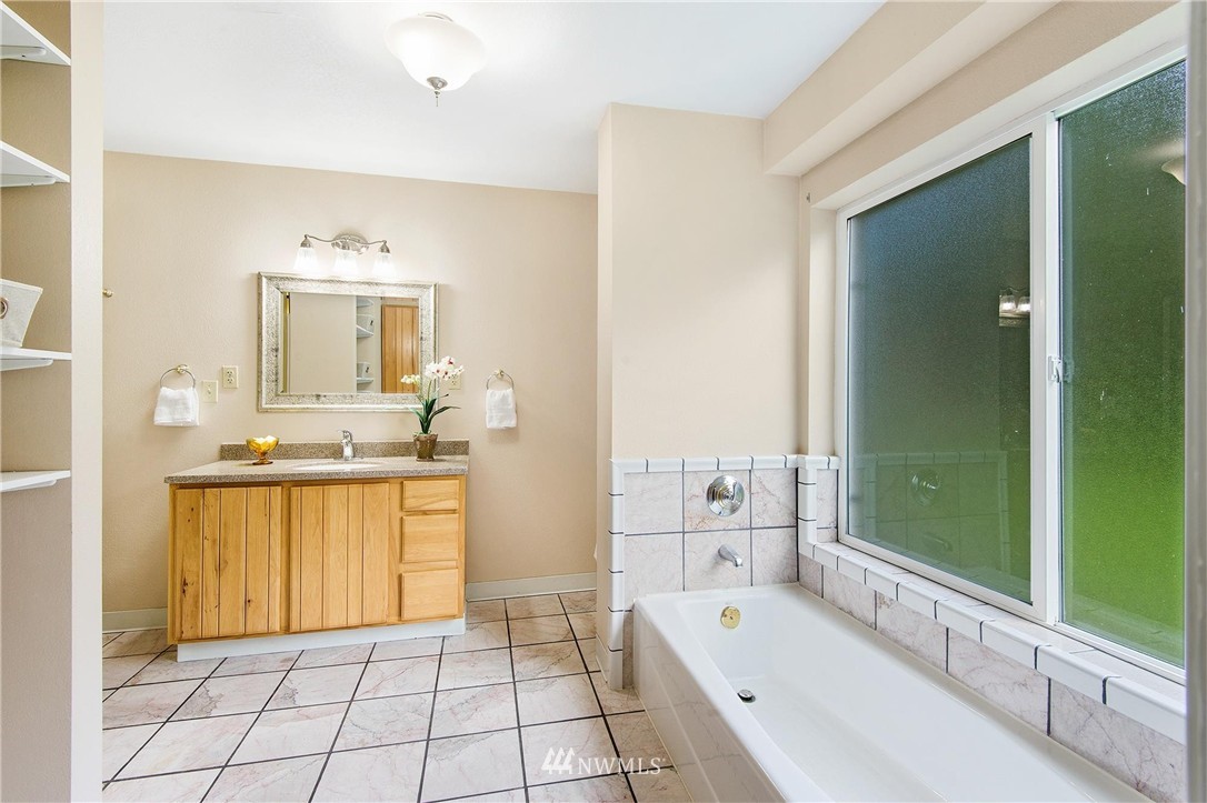 9269 Phillips Road Southeast Port Orchard, WA 98367 - Photo 13 of 25 Gallery Image 13