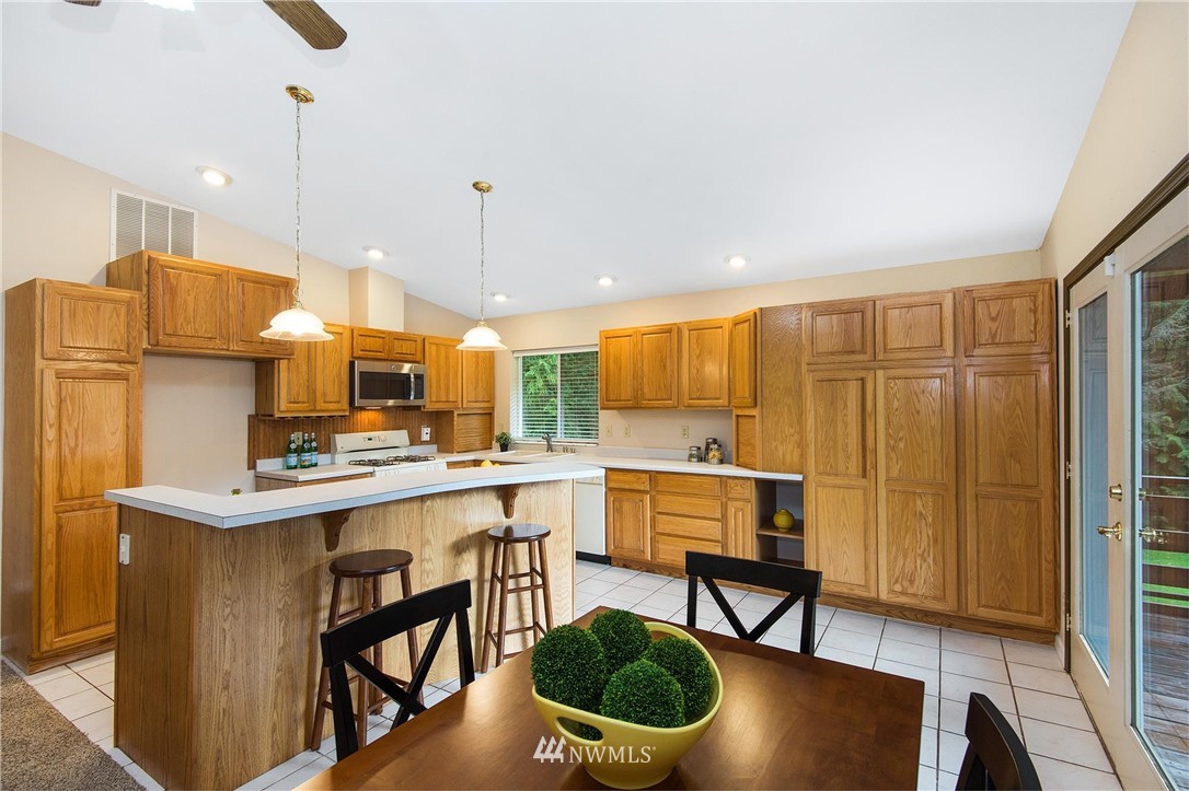 9269 Phillips Road Southeast Port Orchard, WA 98367 - Photo 5 of 25 Gallery Image 5