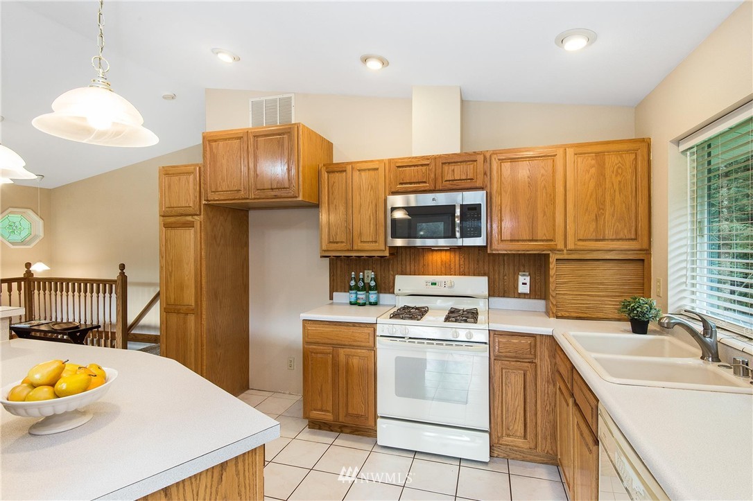 9269 Phillips Road Southeast Port Orchard, WA 98367 - Photo 7 of 25 Gallery Image 7