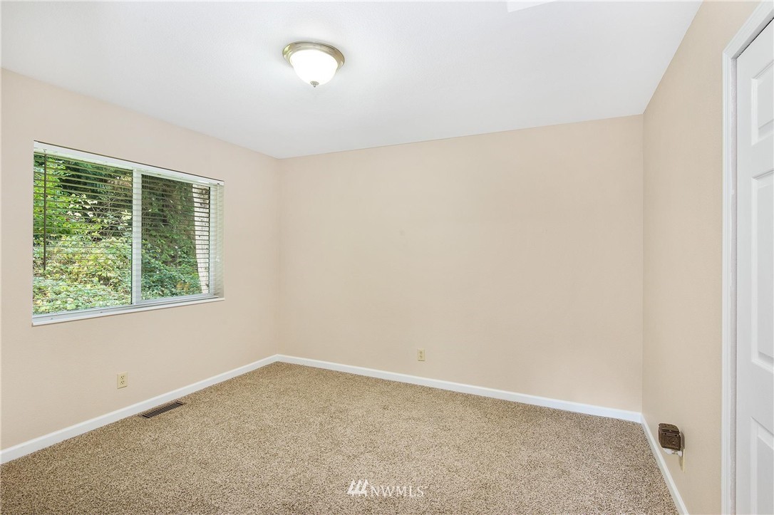 9269 Phillips Road Southeast Port Orchard, WA 98367 - Photo 9 of 25 Gallery Image 9