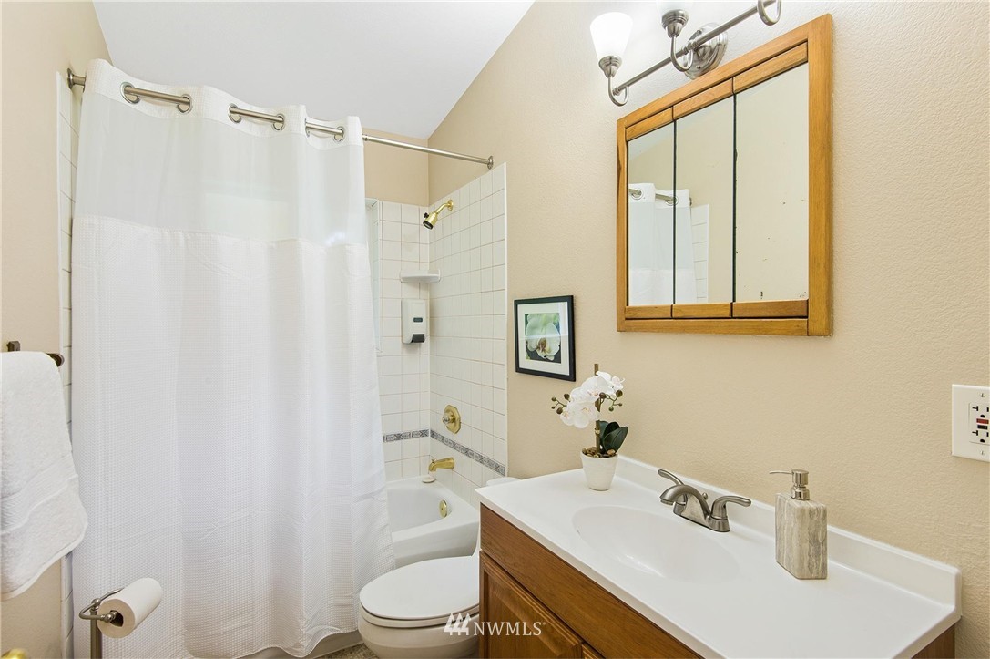 9269 Phillips Road Southeast Port Orchard, WA 98367 - Photo 10 of 25 Gallery Image 10