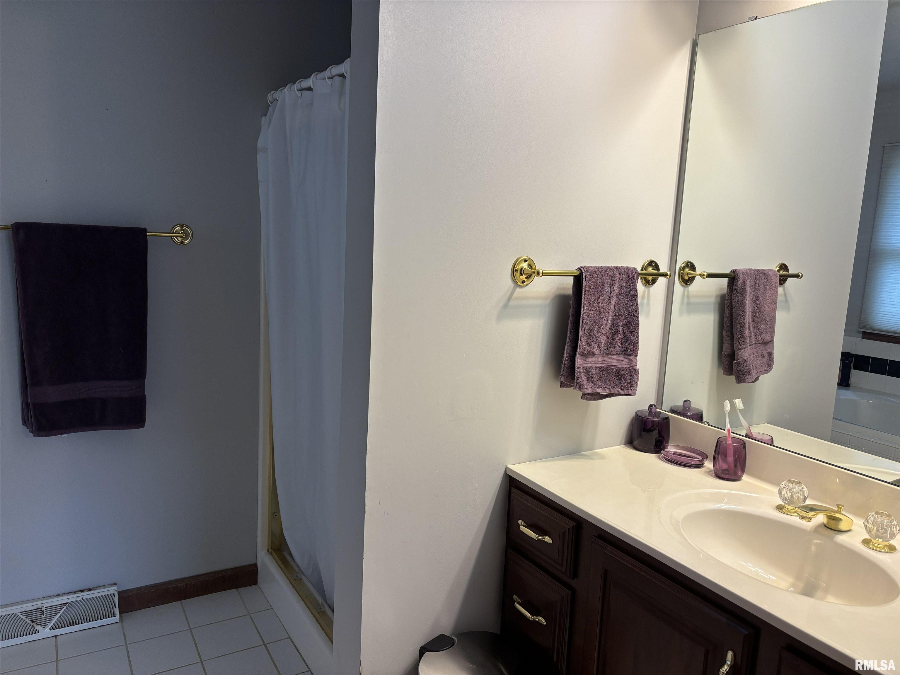 3016 Sequoia Drive Springfield, IL 62712 - Photo 12 of 16 Gallery Image 12