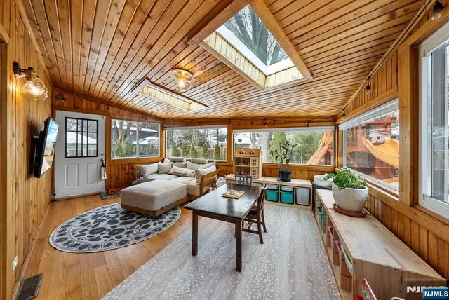 $1,350,000 | 127 Hillside Avenue, Cresskill, NJ 07626