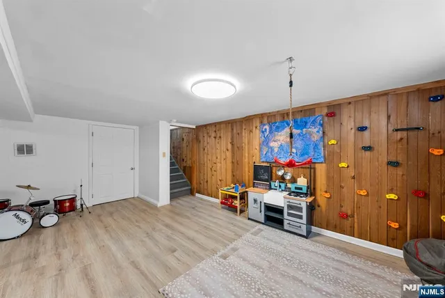 $1,350,000 | 127 Hillside Avenue, Cresskill, NJ 07626