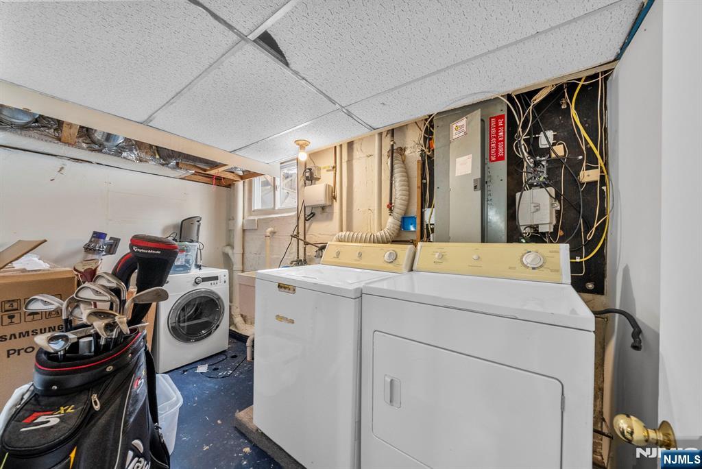 127 Hillside Avenue Cresskill, NJ 07626 - Photo 21 of 42 a utility room with dryer and washer