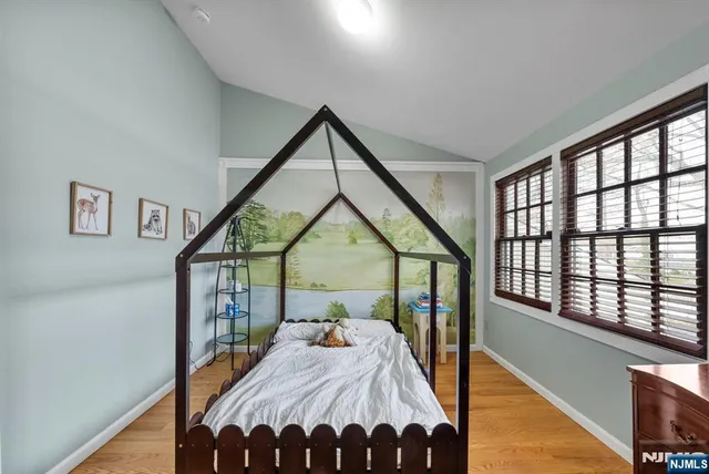 $1,350,000 | 127 Hillside Avenue, Cresskill, NJ 07626