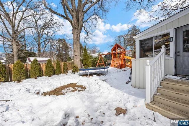 $1,350,000 | 127 Hillside Avenue, Cresskill, NJ 07626