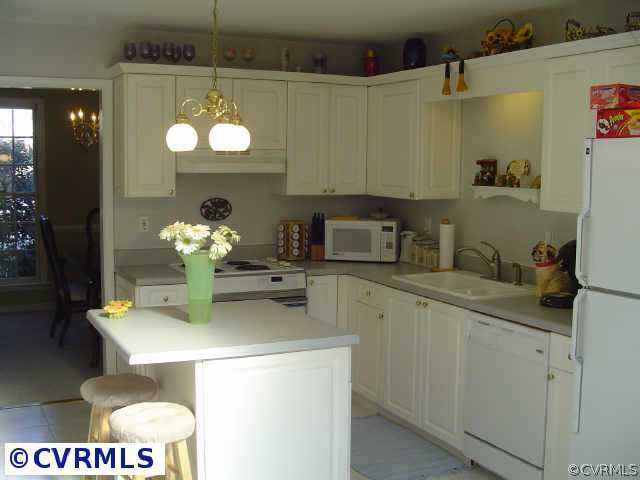 2605 Krossridge Road Chesterfield, VA 23236 - Photo 3 of 8 Other - Kitchen view from window side
