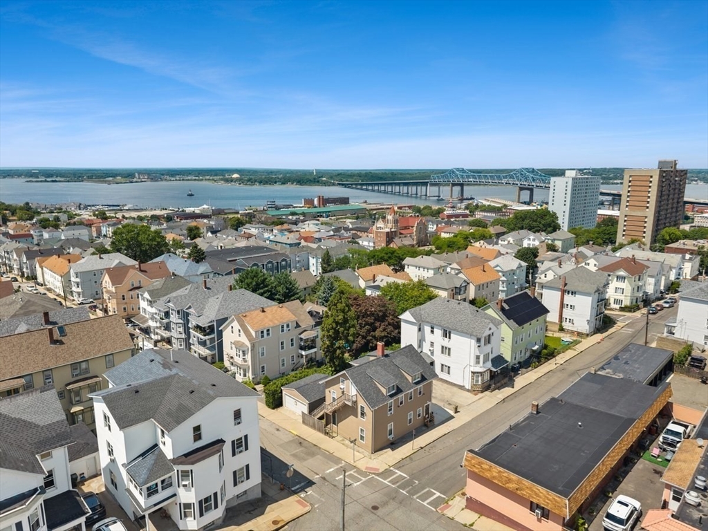 315 Washington Street Fall River, MA 02721 - Photo 4 of 36 Gallery Image 4
