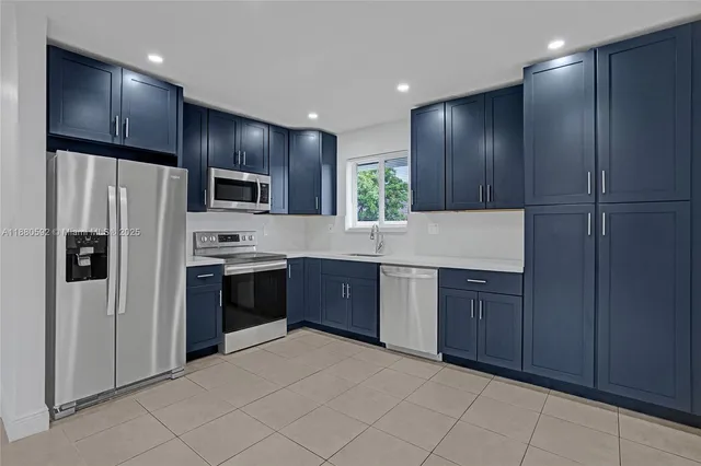 $2,550 | 136 Northwest 6th Avenue, Unit 2, Hallandale Beach, FL 33009