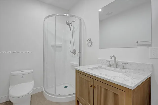 $2,550 | 136 Northwest 6th Avenue, Unit 2, Hallandale Beach, FL 33009