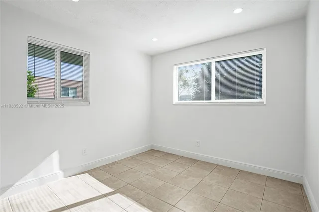 $2,550 | 136 Northwest 6th Avenue, Unit 2, Hallandale Beach, FL 33009