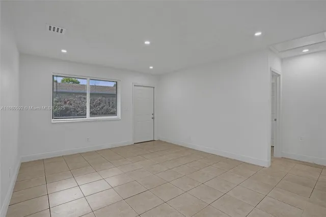 $2,550 | 136 Northwest 6th Avenue, Unit 2, Hallandale Beach, FL 33009